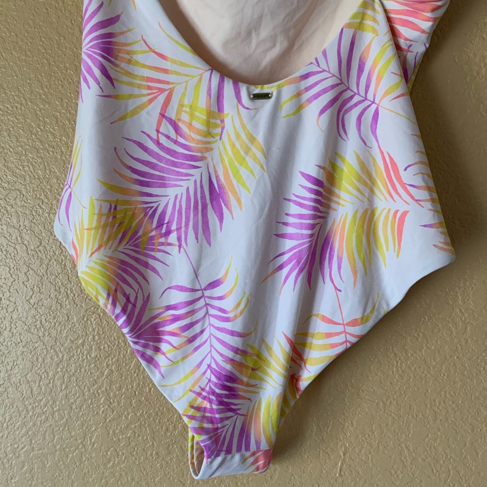 Ripcurl Palomino One Piece - Medium New With Tags - Picture 10 of 12